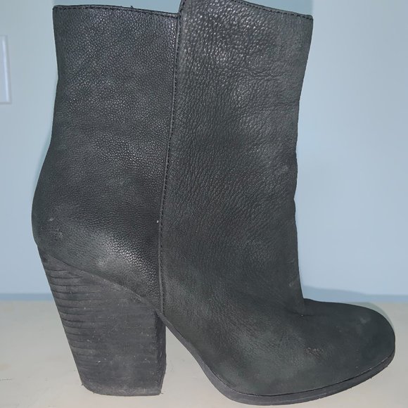 Vince Camuto Shoes - Black Leather Chunky Heeled Stacked Heel Booties